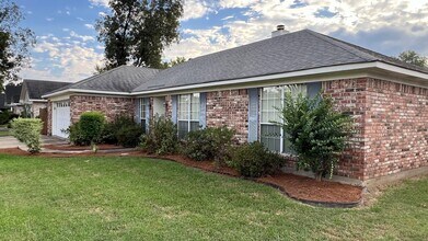 5022 Belle Chasse Dr in Bossier City, LA - Building Photo - Building Photo