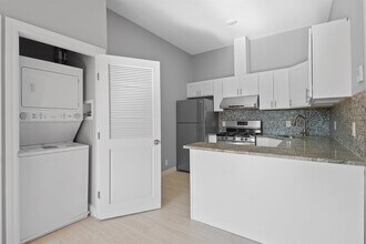 100 Griffith St in Jersey City, NJ - Building Photo - Building Photo