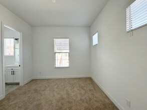 8723 W Vista Ave, Unit 2 BEDS 1 BATH in Glendale, AZ - Building Photo - Building Photo