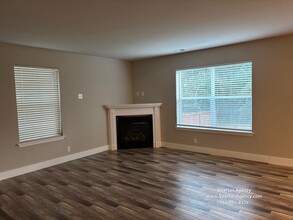 20533 197th Ave E in Orting, WA - Building Photo - Building Photo