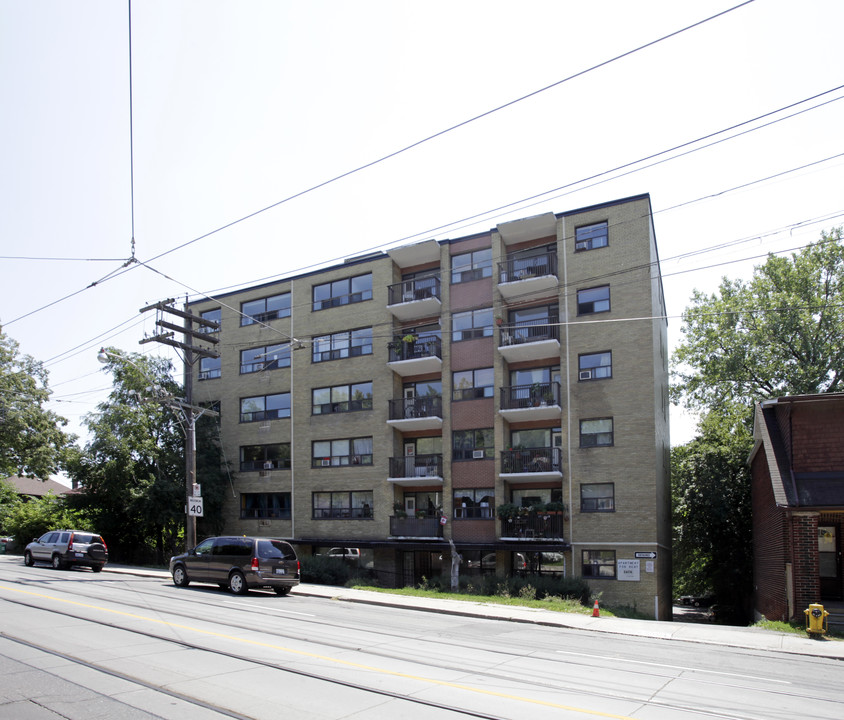 Florence Court in Toronto, ON - Building Photo