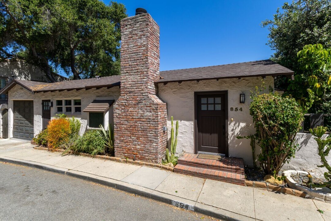 854 Oneonta Dr in South Pasadena, CA - Building Photo