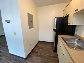 30 Hanover St in Manchester, NH - Foto de edificio - Building Photo