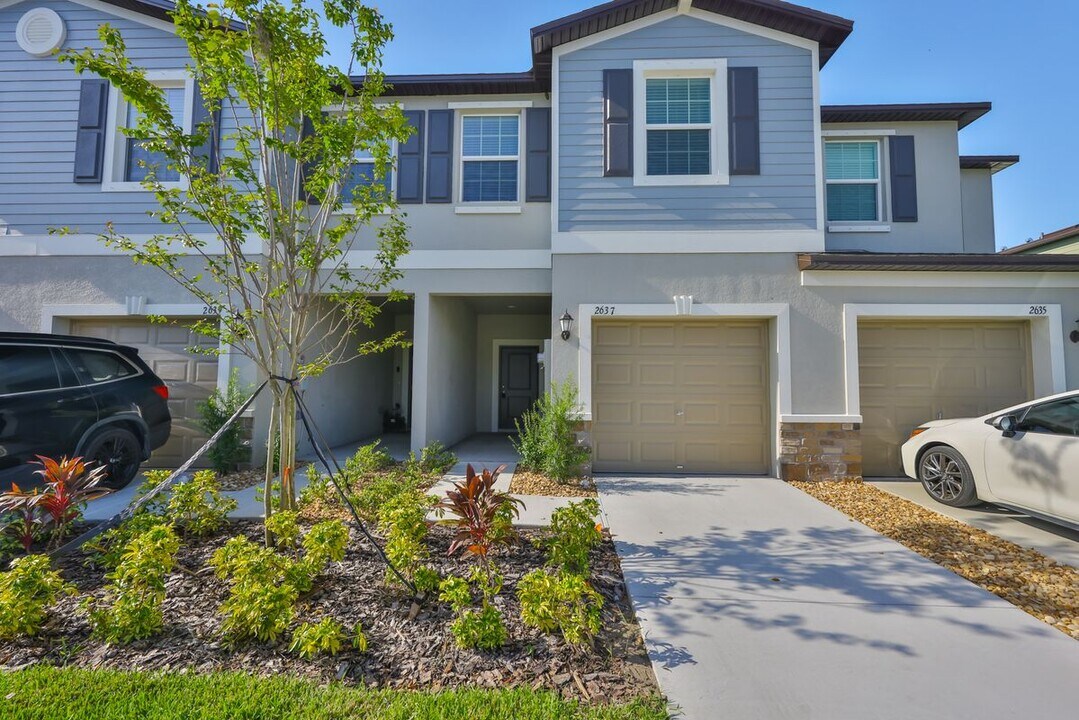 2637 Sunray Venus Wy in Ruskin, FL - Foto de edificio