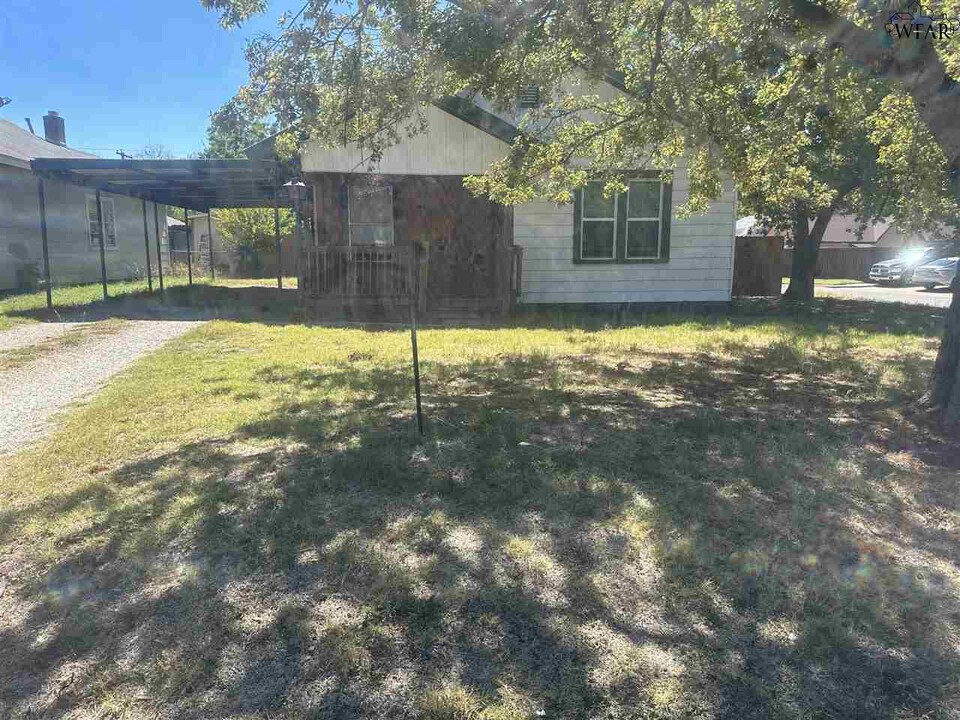 3015 Cumberland Ave in Wichita Falls, TX - Foto de edificio