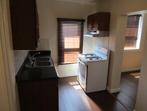 132 Main St, Unit Apt. #1 in York Springs, PA - Foto de edificio - Building Photo