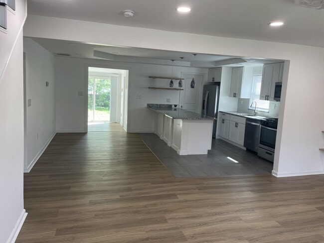 6906 Kingston Dr in Temple Hills, MD - Building Photo - Building Photo