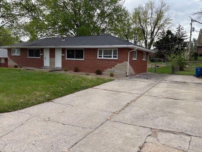 2413 Chesstal St in St. Charles, MO - Building Photo - Building Photo