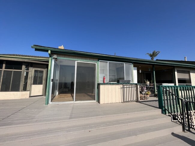 861 Visalia St in Pismo Beach, CA - Foto de edificio - Building Photo