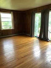 61 S Ohioville Rd in New Paltz, NY - Foto de edificio - Building Photo