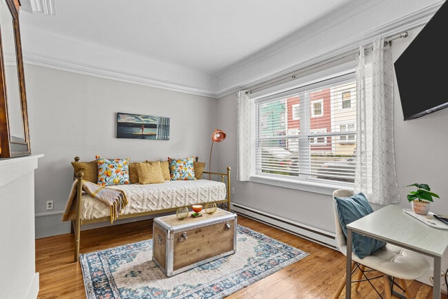 property at 3 Bond St