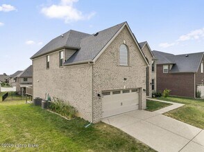 18507 Chadwick Glen Cir in Louisville, KY - Building Photo - Building Photo