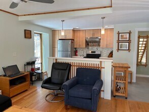 34 Wood St in Lexington, MA - Building Photo - Building Photo