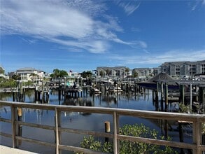 5567 Sea Forest Dr in New Port Richey, FL - Building Photo - Building Photo
