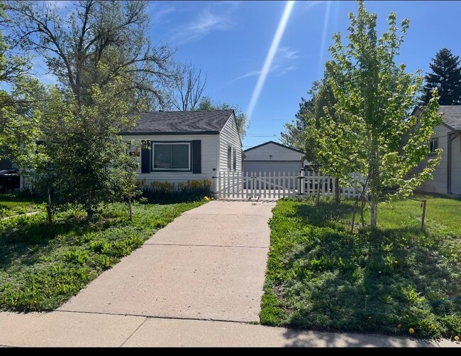 property at 2640 S Hooker St