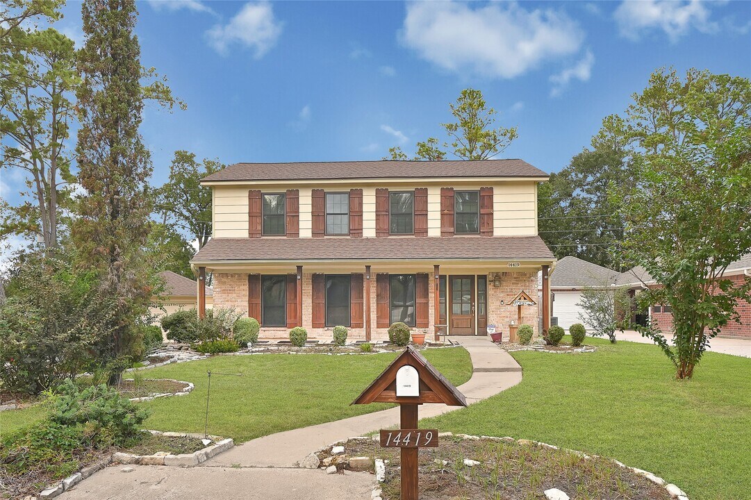 14419 Ravenhurst Ln in Houston, TX - Building Photo
