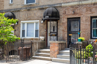 256 Brooklyn Ave in Brooklyn, NY - Building Photo - Building Photo