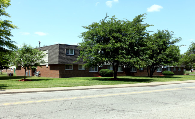 Willow Village in Sharon, PA - Foto de edificio - Building Photo