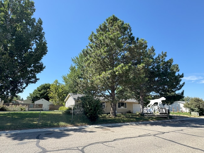 property at 10447 W Lockwood St