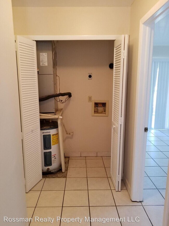 4030 Coronado Pkwy in Cape Coral, FL - Building Photo - Building Photo