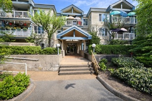 10668-10138 138 St in Surrey, BC - Building Photo