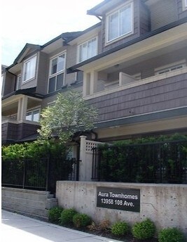 Aura 3 Townhomes in Surrey, BC - Building Photo - Building Photo