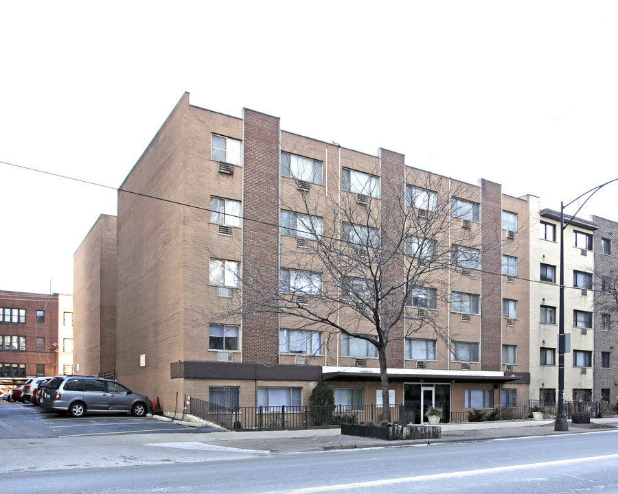 5746 North Sheridan Apartments in Chicago, IL - Building Photo