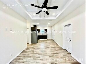 1013 W La Pointe Ave, Unit Apt. #1 in Alton, TX - Building Photo - Building Photo