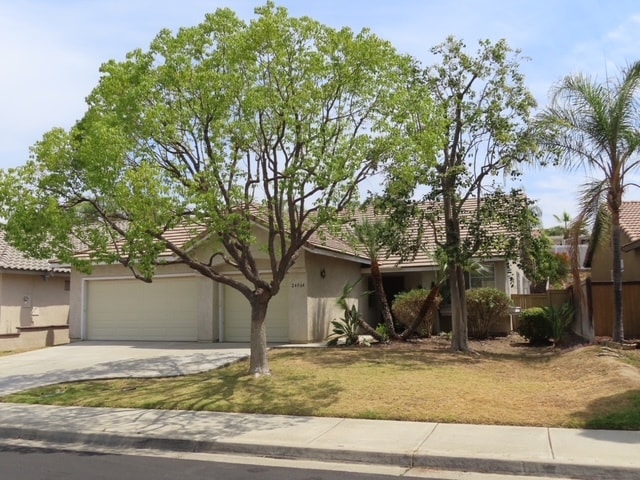 24064 Verdun Ln in Murrieta, CA - Foto de edificio - Building Photo
