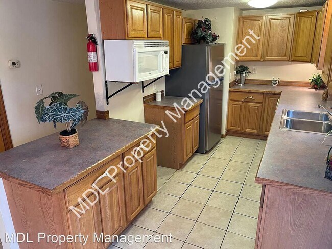 3550 N Graham Rd in Saginaw, MI - Building Photo - Building Photo