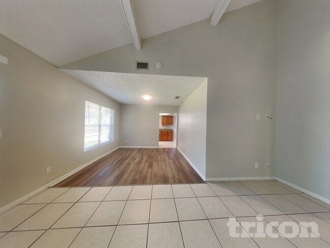 3206 Shady Glen Cir in Tampa, FL - Foto de edificio - Building Photo