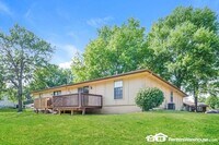 1410 Hawthorne Cir photo'