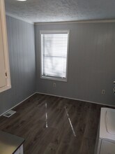 201 Lake Dr, Unit B in Atlanta, GA - Foto de edificio - Building Photo