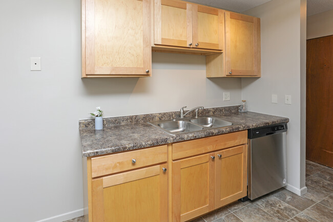 Ridgewood Apartments in Mounds View, MN - Building Photo - Interior Photo