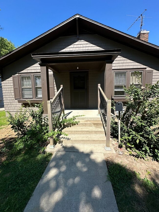 property at 807 N Orchard St