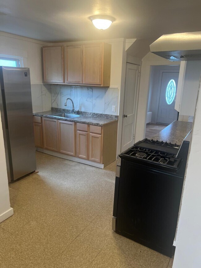 5 Colorado Ave in Endicott, NY - Foto de edificio - Building Photo