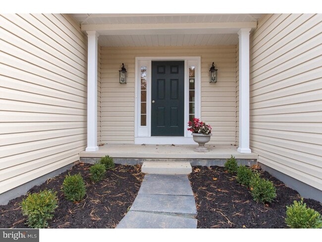 233 W Woodview Rd in West Grove, PA - Foto de edificio - Building Photo