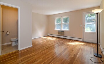 42 Abner Ct in Bridgeport, CT - Building Photo - Building Photo