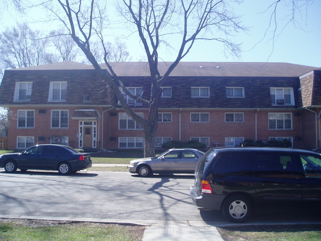 439-449 W Stevens Dr in Addison, IL - Building Photo - Building Photo