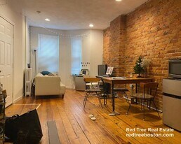 210 Hemenway St, Unit 1 in Boston, MA - Building Photo