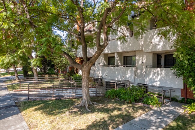 1335 5th St in Glendale, CA - Foto de edificio - Building Photo