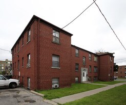 991 O'connor Dr in Toronto, ON - Building Photo