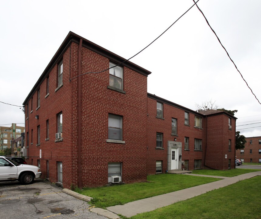 991 O'connor Dr in Toronto, ON - Building Photo