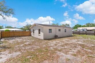 2250 N Bennett Rd in Avon Park, FL - Foto de edificio - Building Photo