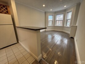 120 Peterborough St, Unit 11 in Boston, MA - Building Photo