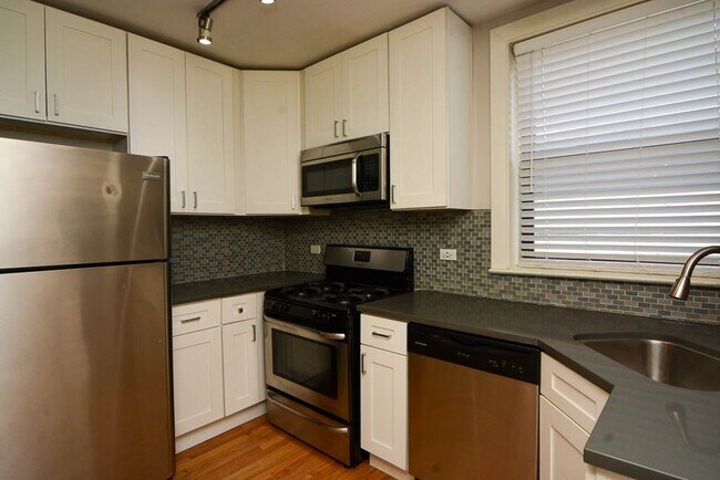 2326 N Rockwell St in Chicago, IL - Building Photo - Building Photo