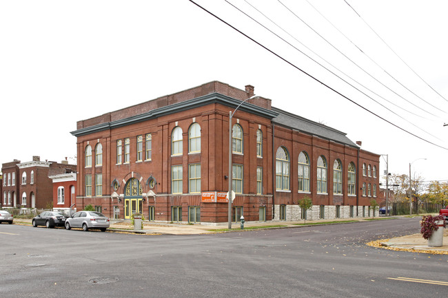 Chouteau Lofts in St. Louis, MO - Building Photo - Building Photo