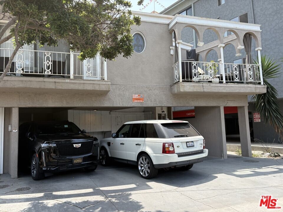 120 Hurricane St in Marina Del Rey, CA - Building Photo