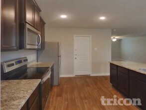 11750 Davalos Ln in San Antonio, TX - Building Photo - Building Photo