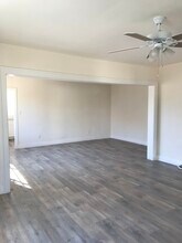 1863 N New Hampshire Ave, Unit 1861 in Los Angeles, CA - Building Photo - Building Photo